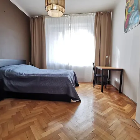 Cozy Spacious Apartment With Balcony Cracovia Esterno foto