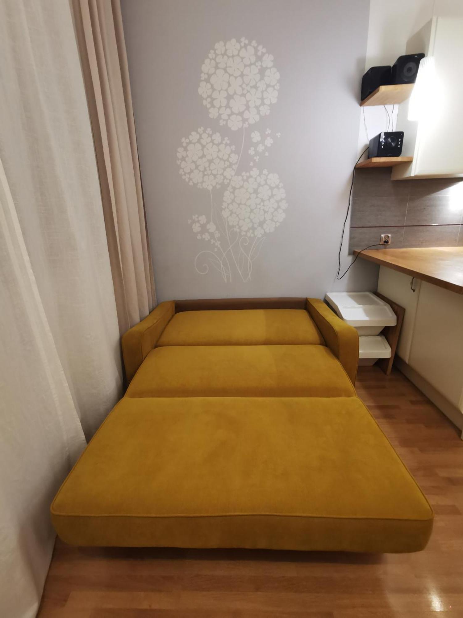 Cozy Spacious With Balcony Apartment *