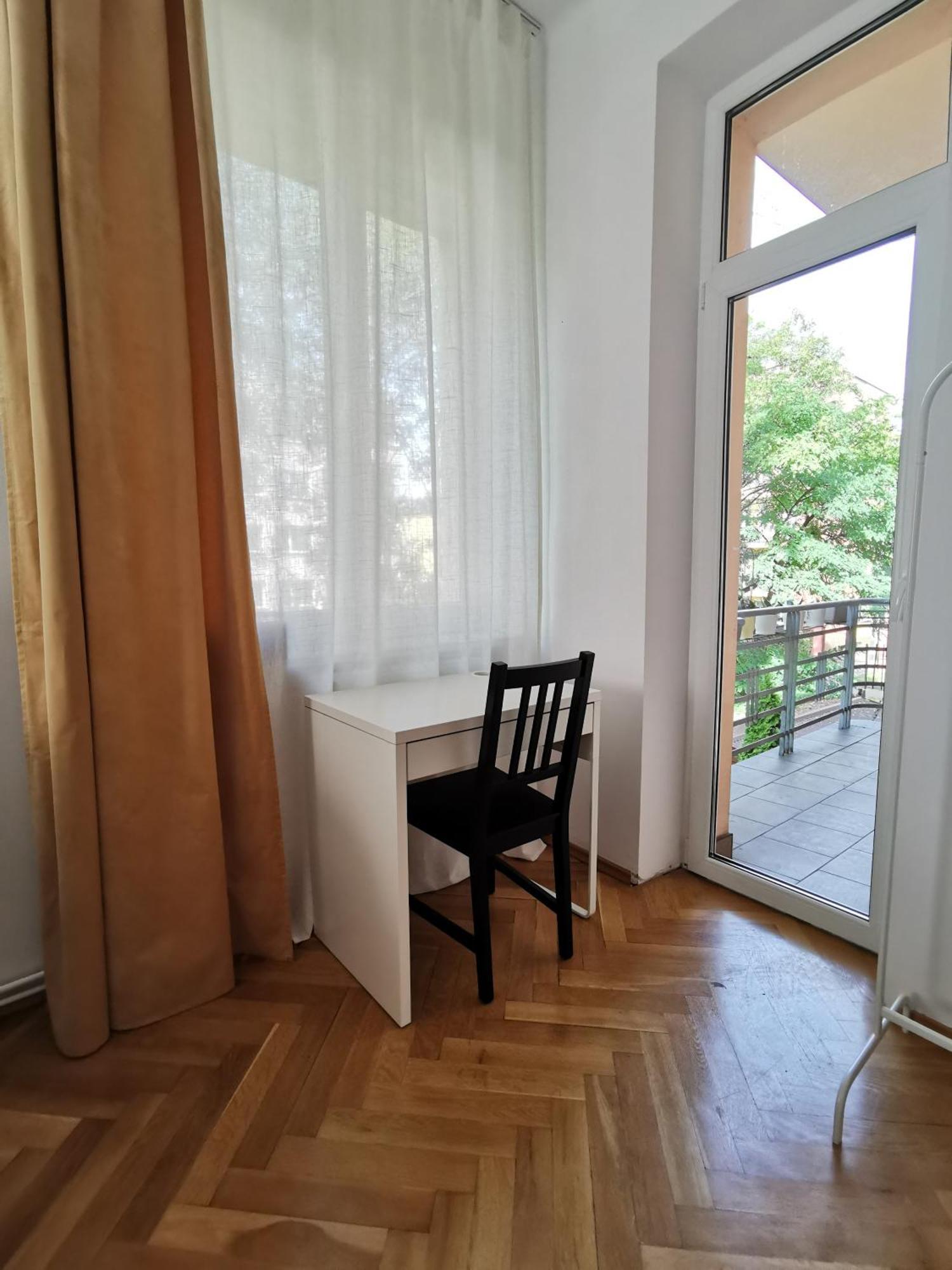 Cozy Spacious With Balcony * Cracovia