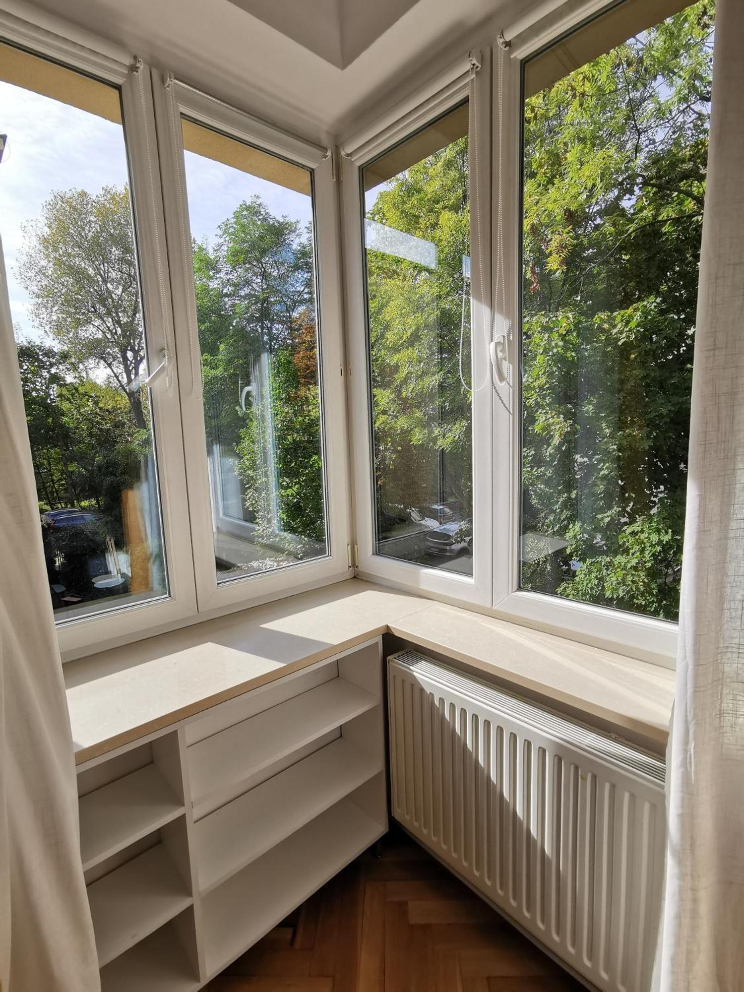 Cozy Spacious With Balcony Krakow